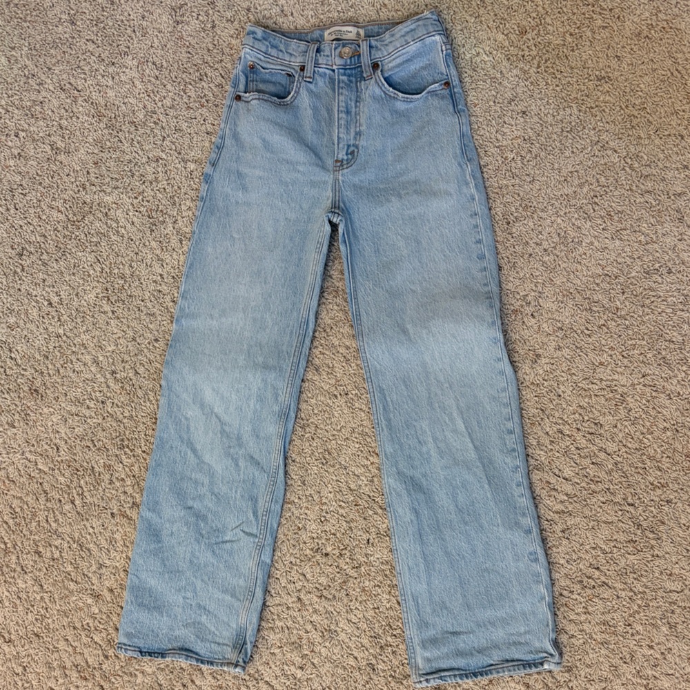 Abercrombie and Fitch 90s Relaxed Jeans 23 S